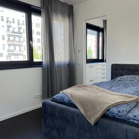 Luxury Waterfront Apartment Berlino Esterno foto