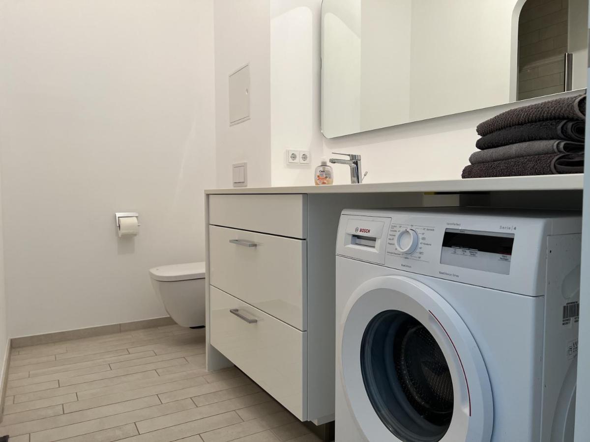 Luxury Waterfront Apartment Berlino Esterno foto