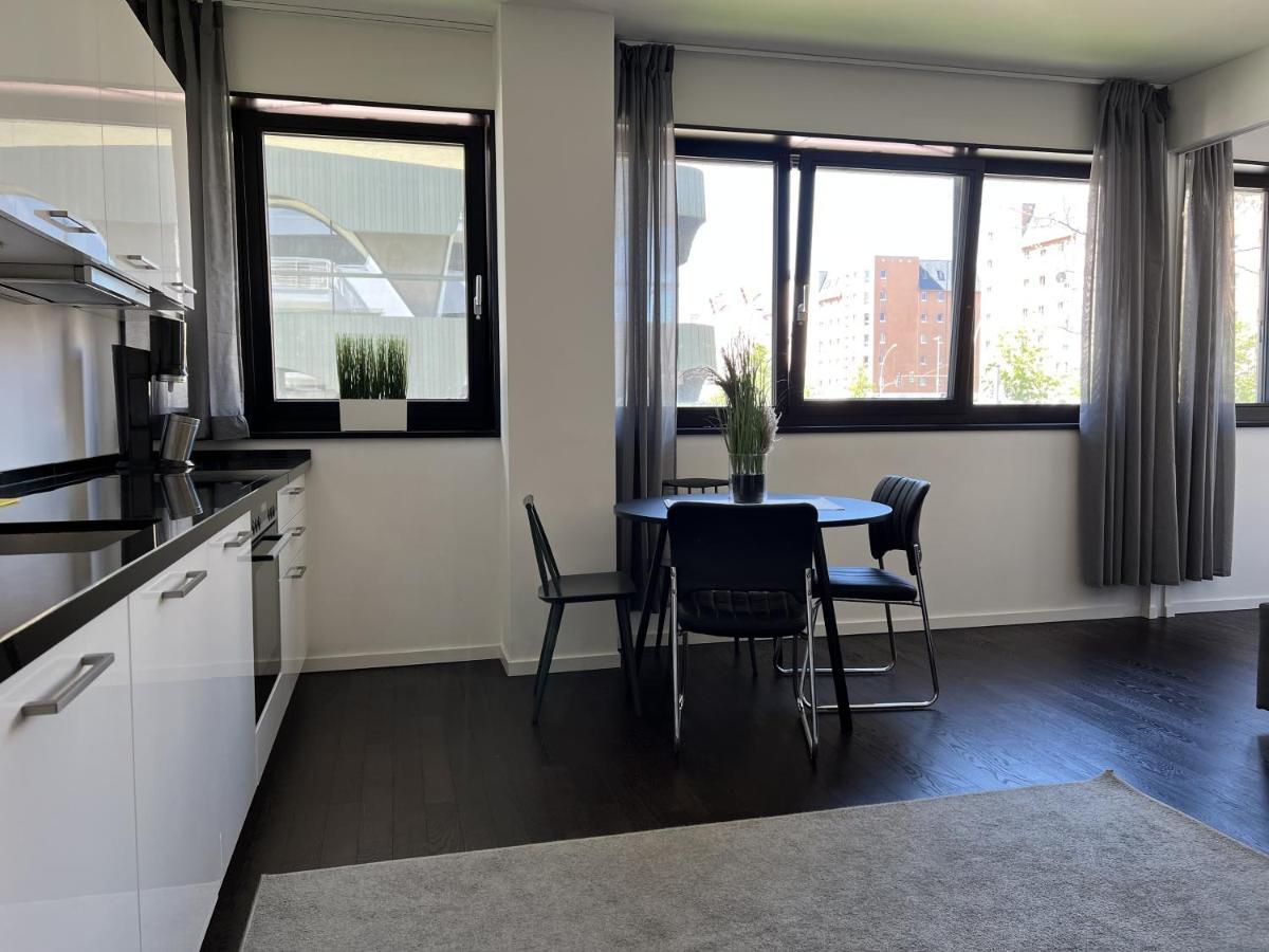 Luxury Waterfront Apartment Berlino Esterno foto