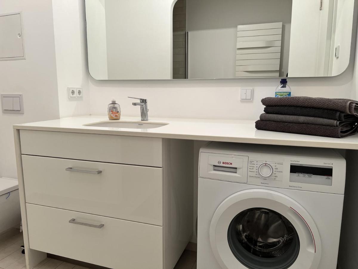 Luxury Waterfront Apartment Berlino Esterno foto