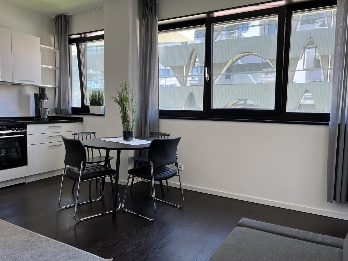Luxury Waterfront Apartment Berlino Esterno foto