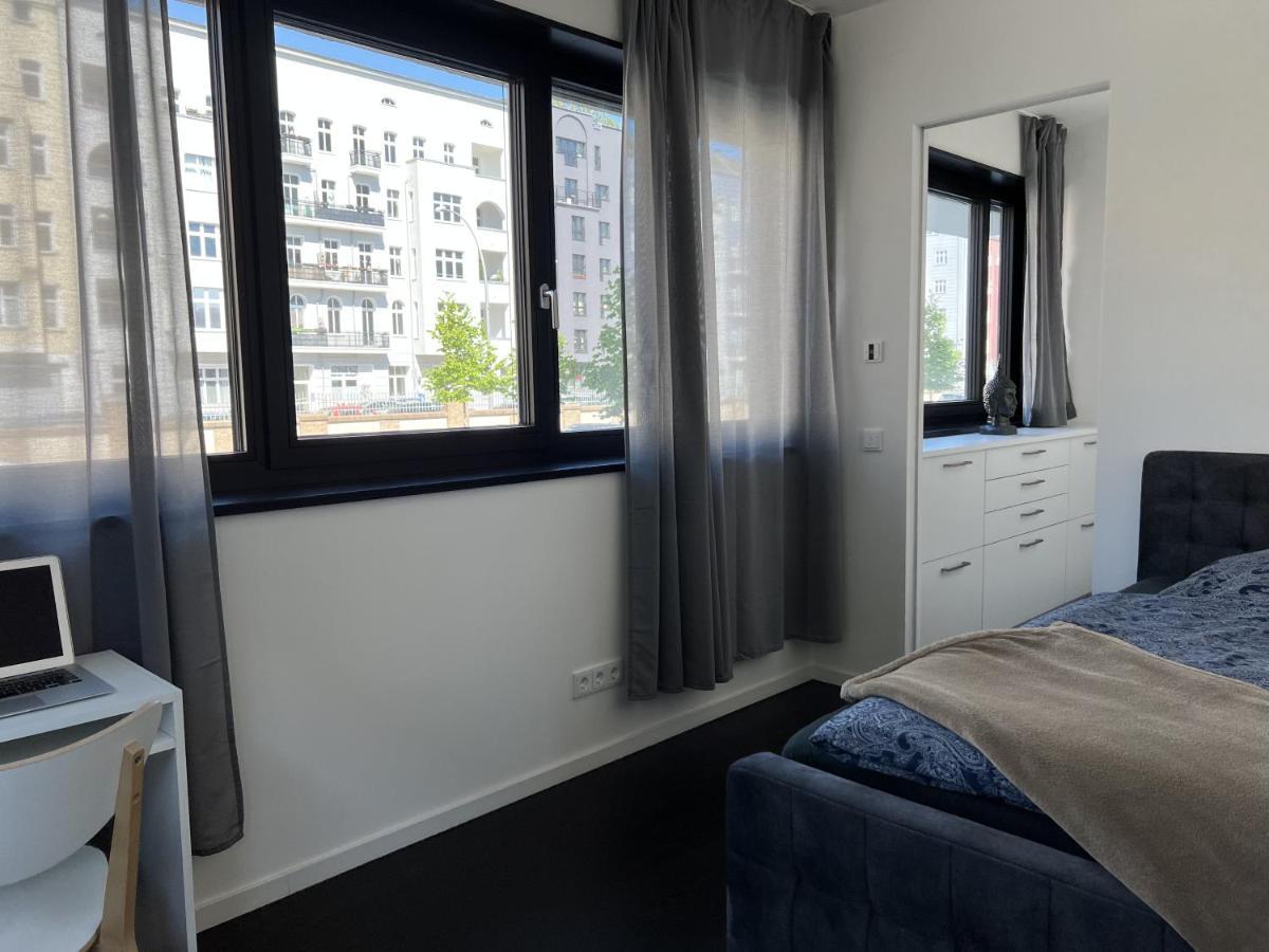 Luxury Waterfront Apartment Berlino Esterno foto